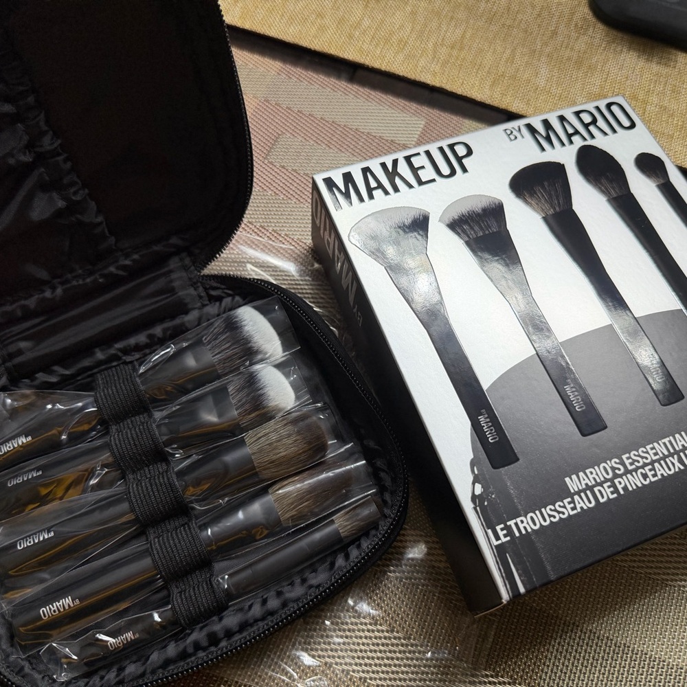 Makeup By Mario Essential Brush Collection - Black